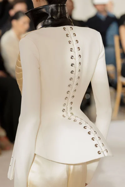 Look 54